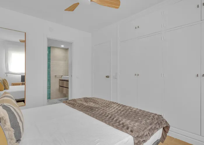 & Old Town By Ele Marbella